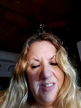 Snapshot of JennyInVegas chatting on 11.12.25 JennyInVegas online show from 11.12.25