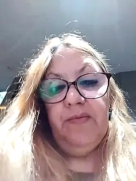 Snapshot of JennyInVegas chatting on 11.17.25 JennyInVegas online show from 11.17.25