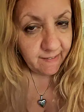 Snapshot of JennyInVegas chatting on 11.23.25 JennyInVegas online show from 11.23.25