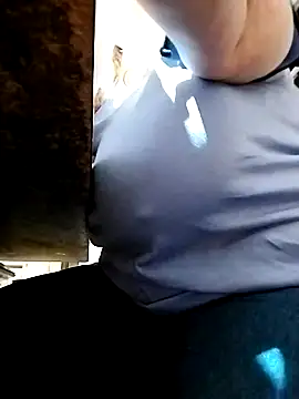 Snapshot of JennyInVegas chatting on 11.27.25 JennyInVegas online show from 11.27.25