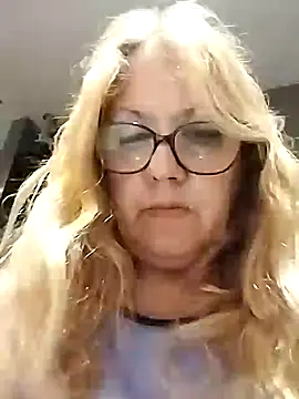 Snapshot of JennyInVegas chatting on 12.03.25 JennyInVegas online show from 12.03.25