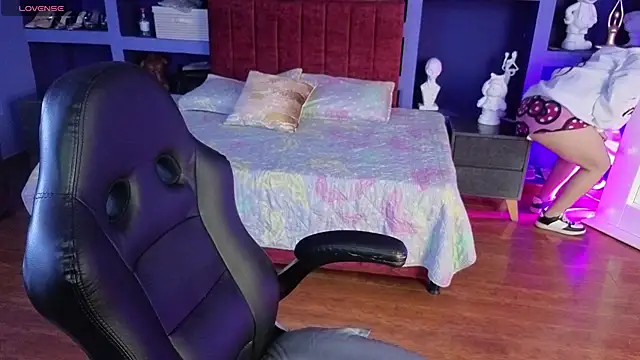 littlee red online show from 01.10.26