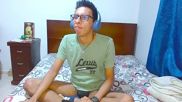 DavTwink3100 online show from 12.19.25