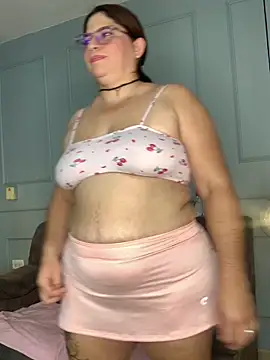 Orianabluee  online show from 11.14.25