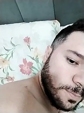 Snapshot of Branquinhowm chatting on 10.28.25 Branquinhowm online show from 10.28.25