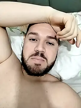 Snapshot of Branquinhowm chatting on 11.18.25 Branquinhowm online show from 11.18.25