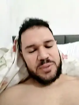 Snapshot of Branquinhowm chatting on 11.22.25 Branquinhowm online show from 11.22.25