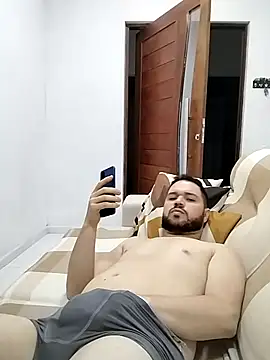 Snapshot of Branquinhowm chatting on 11.29.25 Branquinhowm online show from 11.29.25