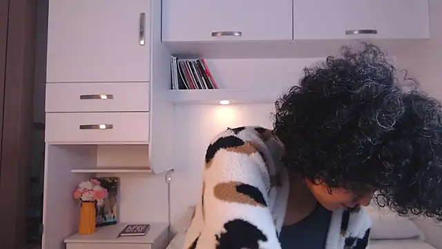 MartiRuis10 online show from 10.22.25