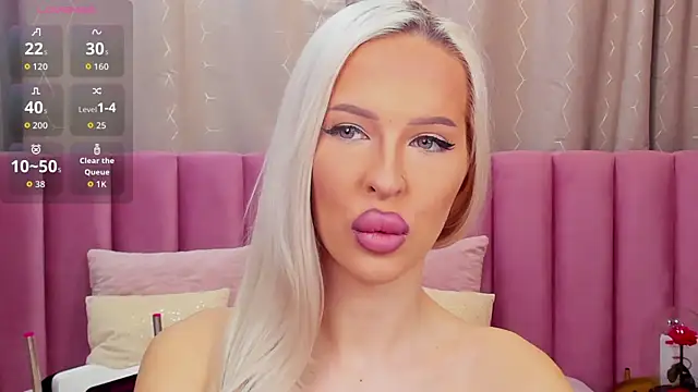 Snapshot of KailaCrystall chatting on 11.20.25 KailaCrystall online show from 11.20.25