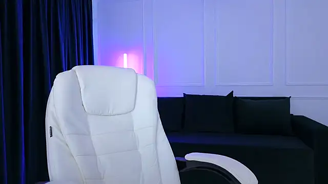 Snapshot of ashlleyn chatting on 01.06.26 ashlleyn online show from 01.06.26