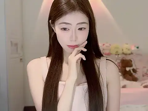 Snapshot of Onecutelittle chatting on 10.27.25 Onecutelittle online show from 10.27.25