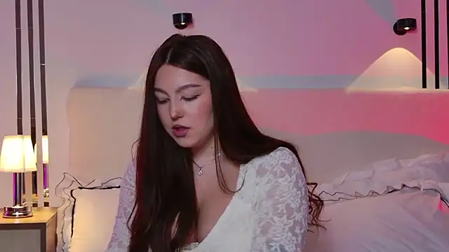  Tessa May  online show from 12.01.25