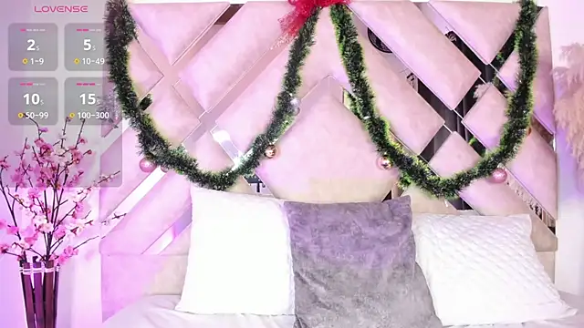 Samanthalyxx online show from 12.18.25