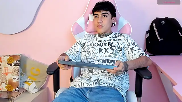 SantiOlsen online show from 10.26.25