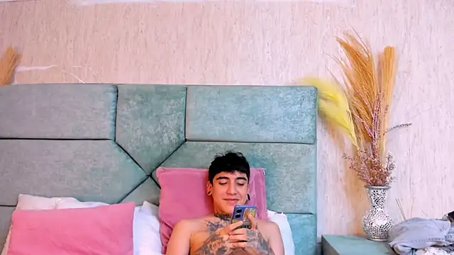 SantiOlsen online show from 10.31.25