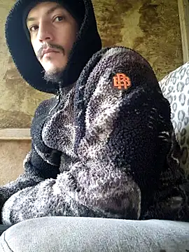 bbyxklaus online show from 10.31.25