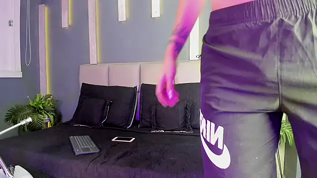 ArohomLester online show from 03.05.26