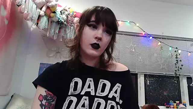 Snapshot of Trickylucy555 chatting on 02.13.26 Trickylucy555 online show from 02.13.26