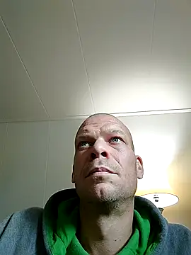 Kinky Play1 online show from 10.19.25