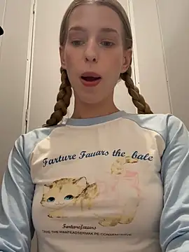 kira mia online show from 03.26.26