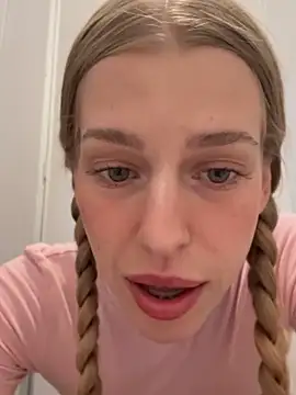 kira mia online show from 04.21.26