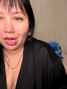 Love  Mom online show from 11.14.25