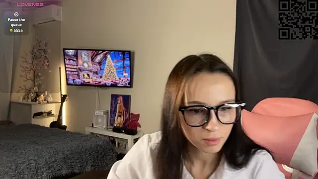 ella simons online show from 11.19.25