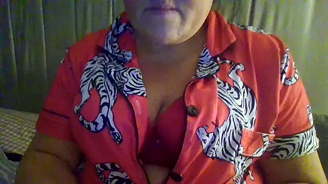 Snapshot of Busty-Phoenix42 chatting on 10.19.25 Busty-Phoenix42 online show from 10.19.25