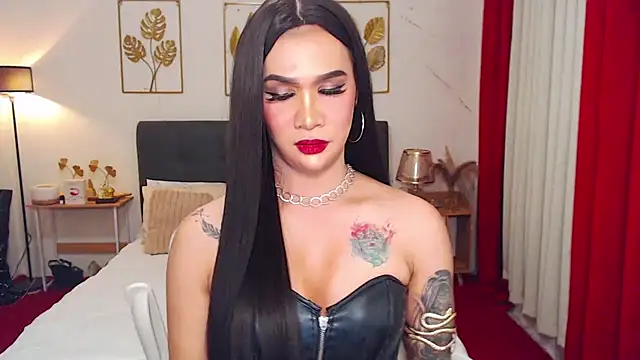 Snapshot of HornyAsianTS4u chatting on 11.17.25 HornyAsianTS4u online show from 11.17.25