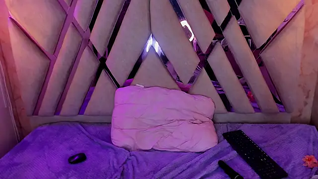 Isa doux online show from 04.20.26