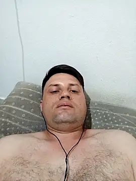 Snapshot of Agusluks_93 chatting on 11.17.25 Agusluks 93 online show from 11.17.25