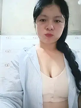Snapshot of lisa-bae00 chatting on 07.17.26 lisa-bae00 online show from 07.17.26