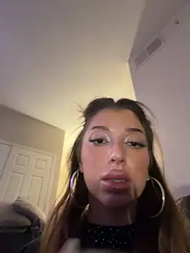 Snapshot of babygirlxchlo chatting on 11.02.25 babygirlxchlo online show from 11.02.25