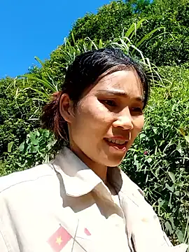 Snapshot of Bear_bear0 chatting on 10.27.25 Bear bear0 online show from 10.27.25