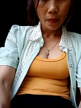 Snapshot of Bear_bear0 chatting on 10.29.25 Bear bear0 online show from 10.29.25