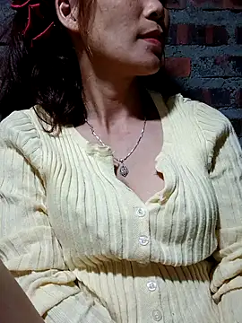 Snapshot of Bear_bear0 chatting on 11.08.25 Bear bear0 online show from 11.08.25