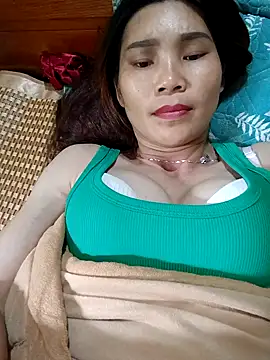 Snapshot of Bear_bear0 chatting on 11.18.25 Bear bear0 online show from 11.18.25