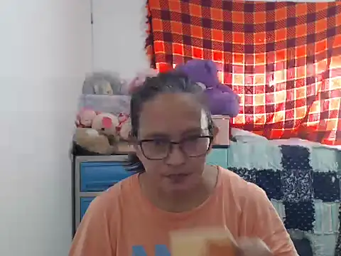 Snapshot of Kinkybela2025 chatting on 11.20.25 Kinkybela2025 online show from 11.20.25