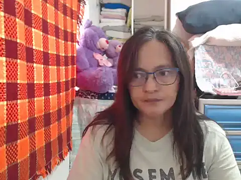 Snapshot of Kinkybela2025 chatting on 11.25.25 Kinkybela2025 online show from 11.25.25