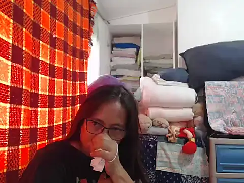 Snapshot of Kinkybela2025 chatting on 11.30.25 Kinkybela2025 online show from 11.30.25