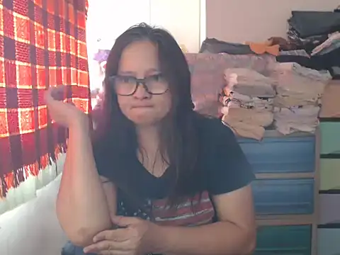 Snapshot of Kinkybela2025 chatting on 02.25.26 Kinkybela2025 online show from 02.25.26