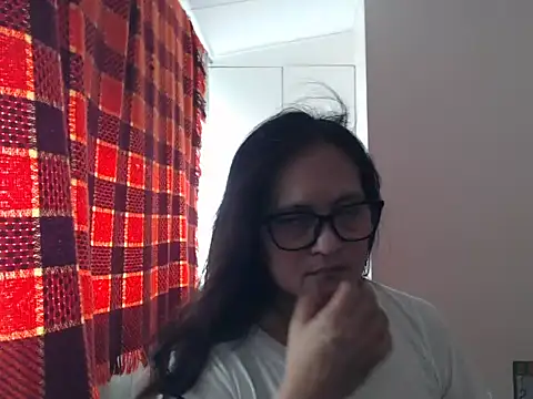 Snapshot of Kinkybela2025 chatting on 05.25.26 Kinkybela2025 online show from 05.25.26