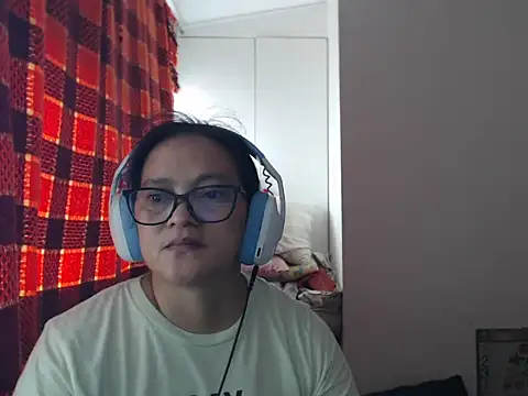 Snapshot of Kinkybela2025 chatting on 06.23.26 Kinkybela2025 online show from 06.23.26