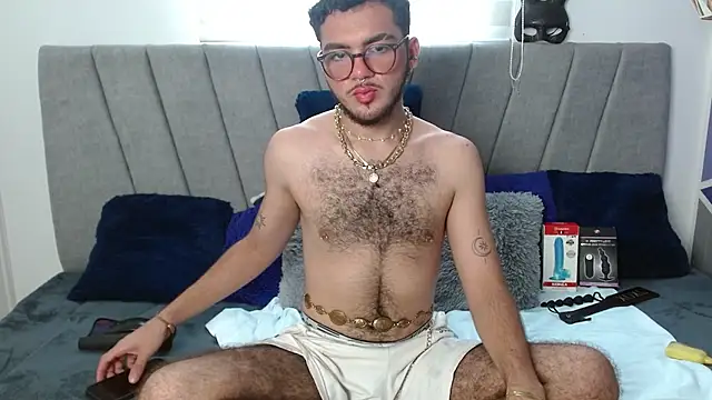 Zac Golden online show from 11.03.25