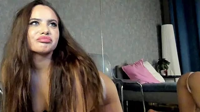 KarinaSparks online show from 11.24.25