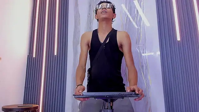 Sex Boy 33  online show from 11.02.25