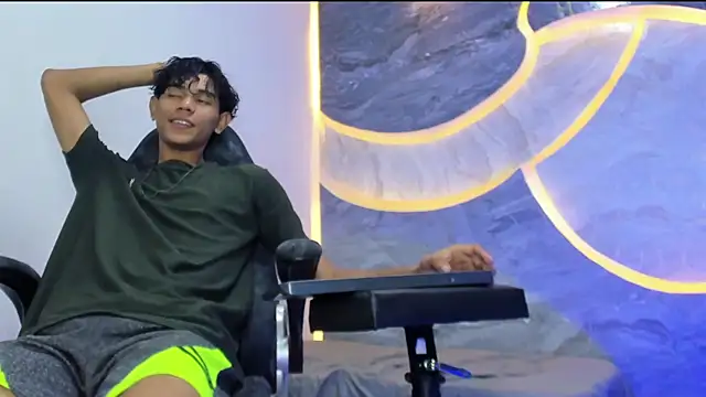 Sex Boy 33  online show from 11.18.25