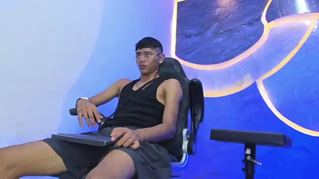 Sex Boy 33  online show from 11.23.25