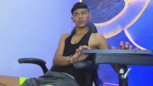 Sex Boy 33  online show from 11.25.25